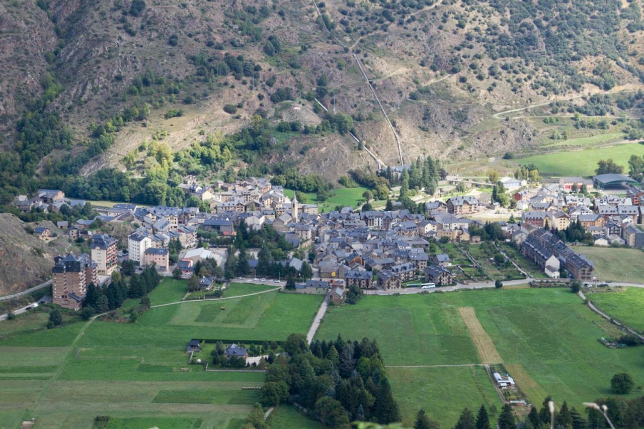 Cau D Aneu Duplex En El Centro D Esterri D Aneu エステリ・ダネウ エクステリア 写真